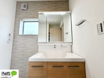 ���ʑ�E���ʏ��@�傫�ȋ��Ō��₷�����ʉ��ϑ�