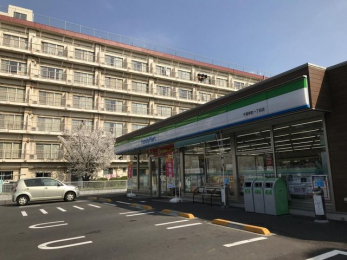 ���ӊ��@�t�@�~���[�}�[�g��t�K���꒚�ړX �k��2���B 120m