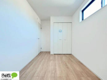 ���[�@���ꂼ��̂������Ɏ��[�X�y�[�X������̂Ńv���C�x�[�g�ȉו����g�߂ɒu�����Ƃ��ł��܂��B