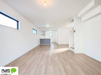 ���r���O�@�傫�ȑ�����ۓI�ȃ��r���O�́A�������邢��C�ɂ��Ă���܂��ˁB