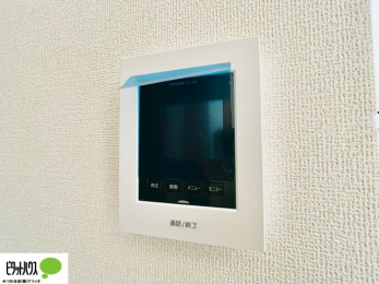 ���̑��@�{�H��ʐ^�@������Ԃ����S��TV���j�^�[�t���C���^�[�z��