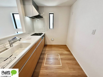 �L�b�`���@�{�H��ʐ^�@�V�z�Ȃ�ł͂̃s�J�s�J�̃L�b�`���͖����̂��������y�������Ă���܂��ˁB