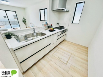 �L�b�`���@�{�H��ʐ^�@�Ƒ��Ƃ��b���Ȃ���y���������ł���J�E���^�[�L�b�`��