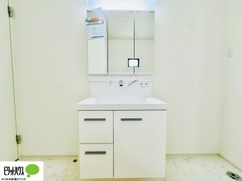 ���ʑ�E���ʏ��@�{�H��ʐ^�@�O�ʋ��̗���A�V���N���ȂǑ������[��������A�L�X�Ƃ������ʉ��ϑ�ł��B