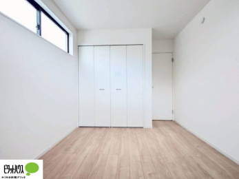 ���[�@���ꂼ��̂������Ɏ��[�X�y�[�X������̂Ńv���C�x�[�g�ȉו����g�߂ɒu�����Ƃ��ł��܂��B