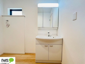 ���ʑ�E���ʏ��@�{�H��ʐ^�F���ʎ��ɏ���������A�J�r�\�h�ɂ��B�傫�ȋ��Ō��₷�����ʉ��ϑ�ł�