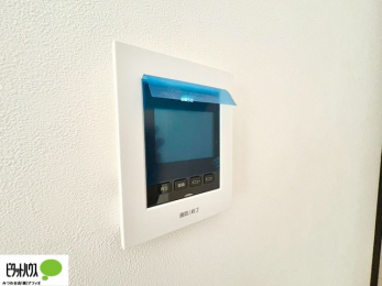 ���̑��@�{�H��ʐ^�F������Ԃ����S��TV���j�^�[�t���C���^�[�z��