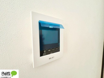 ���̑��@�{�H��ʐ^�F������Ԃ����S��TV���j�^�[�t���C���^�[�z��