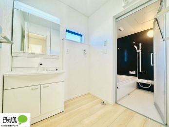 ���ʑ�E���ʏ��@�{�H��ʐ^�F���ʎ��ɏ���������A�J�r�\�h�ɂ��B�傫�ȋ��Ō��₷�����ʉ��ϑ�ł�