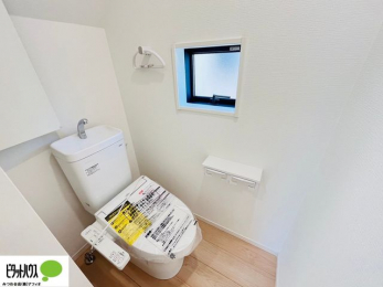 �g�C���@�{�H��ʐ^�F�E�H�V�����b�g�g�C�������B