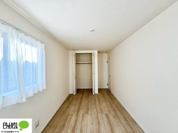 �q�������@���ꂼ��̂������Ɏ��[�X�y�[�X������̂Ńv���C�x�[�g�ȉו����g�߂ɒu�����Ƃ��ł��܂��B