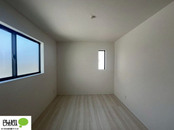 ���[�@�傫�ȑ����疾�邢�z�˂�������܂��B