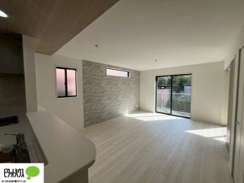 ���r���O�@�傫�ȑ�����ۓI�ȃ��r���O�́A�������邢��C�ɂ��Ă���܂��ˁB