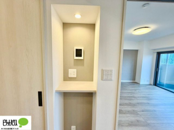 ���̑��@������Ԃ����S��TV���j�^�[�t���C���^�[�z��