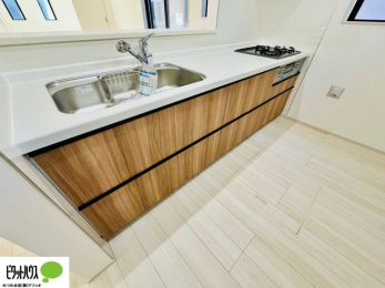 �L�b�`���@�{�H��ʐ^�@�V�z�Ȃ�ł͂̃s�J�s�J�̃L�b�`���͖����̂��������y�������Ă���܂��ˁB