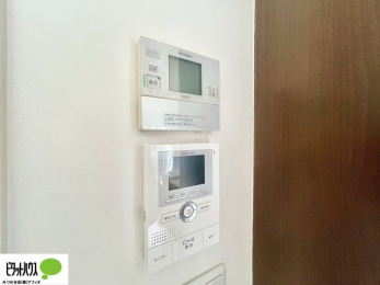 ���̑��@������Ԃ����S��TV���j�^�[�t���C���^�[�z��