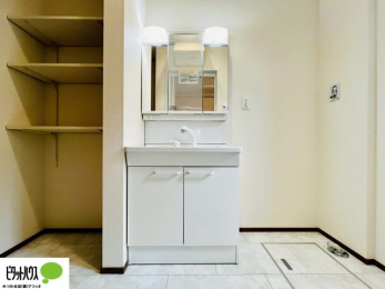 ���ʑ�E���ʏ��@�{�H��ʐ^�@�O�ʋ��̗���A�V���N���ȂǑ������[��������A�L�X�Ƃ������ʉ��ϑ�ł��B