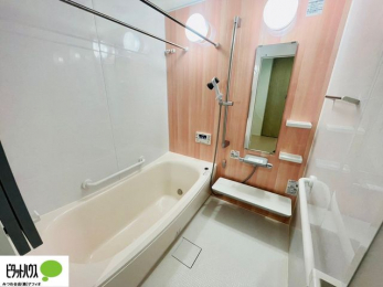 �����@�����������F���̗����ŁA1���̔��������������Ă��������B