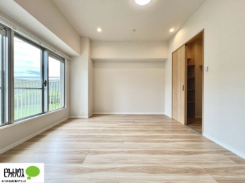 �Q���@����̏I���ɕv�w�ł������߂������Q���B�L���ɂ�Ƃ肪����A�Ƒ��̋C�z�������Ȃ������������x�߂���S�̃v���C�x�[�g��Ԃł��B
