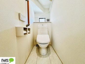 �g�C���@�{�H��ʐ^�@1�E2�K�E�H�V�����b�g�g�C�������B