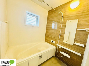 �����@�{�H��ʐ^�F1���̔�����������x���̓��͂��q�l�Ƃ̃R�~���j�P�[�V�����̏�Ƃ���