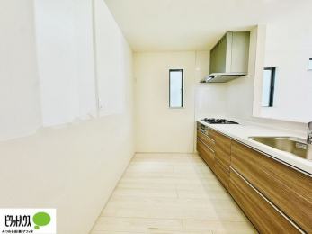 �L�b�`���@�{�H��ʐ^�@�V�z�Ȃ�ł͂̃s�J�s�J�̃L�b�`���͖����̂��������y�������Ă���܂��ˁB