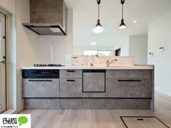 �L�b�`���@�s�J�s�J�̃L�b�`���͖����̂��������y�������Ă���܂��ˁB