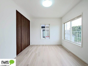 �q�������@2�ʍ̌��Ŗ��邭�A���ʂ��̗ǂ��������ł��B