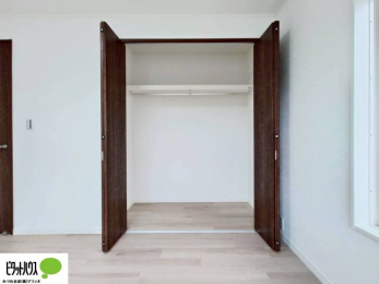 ���[�@���ꂼ��̂������Ɏ��[�X�y�[�X������̂Ńv���C�x�[�g�ȉו����g�߂ɒu�����Ƃ��ł��܂��B