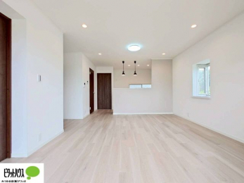 ���r���O�@�L�X�k�c�j�I����̑傫�ȃ\�t�@��u���Ă������f��ӏ܂��ǂ��ł��ˁB