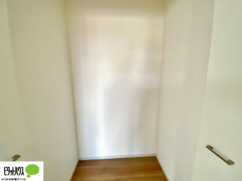 ���[�@���ꂼ��̂������Ɏ��[�X�y�[�X������̂Ńv���C�x�[�g�ȉו����g�߂ɒu�����Ƃ��ł��܂��B