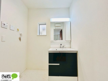 ���ʑ�E���ʏ��@�{�H��ʐ^�@�O�ʋ��̗���A�V���N���ȂǑ������[��������A�L�X�Ƃ������ʉ��ϑ�ł��B