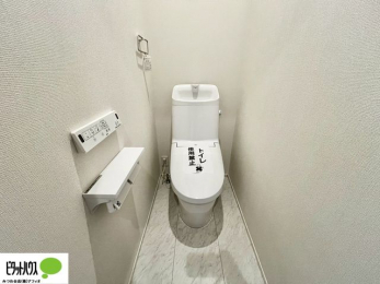 �g�C���@�{�H��ʐ^�@1�E2�K�E�H�V�����b�g�g�C�������B