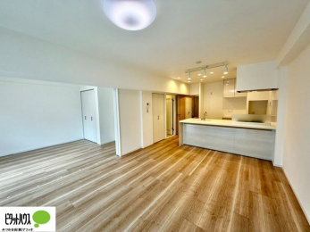 ���r���O�@�C���e���A�̉f����L�X�Ƃ������r���O