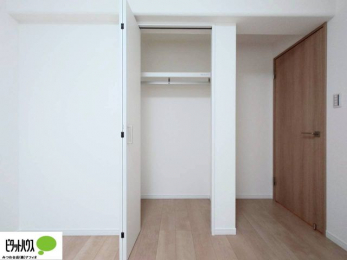 ���[�@���ꂼ��̂������Ɏ��[�X�y�[�X������̂Ńv���C�x�[�g�ȉו����g�߂ɒu�����Ƃ��ł��܂��B