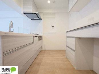 �L�b�`���@�L�b�`�����ɂ͒݌˒I�ƃJ�E���^�[���[�t���Œ������̐����⏬�������q�l�̂���`�����ł��܂��B