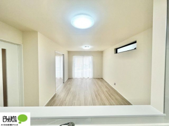 ���r���O�@�傫�ȑ�����ۓI�ȃ��r���O�́A�������邢��C�ɂ��Ă���܂��ˁB