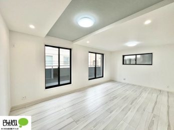 �@�傫�ȑ�����ۓI�ȃ��r���O�́A�������邢��C�ɂ��Ă���܂��ˁB