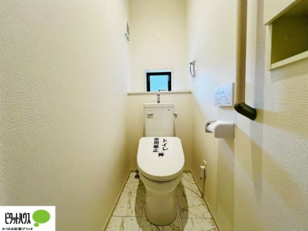 �g�C���@�{�H��ʐ^�@1�E2�K�E�H�V�����b�g�g�C�������B