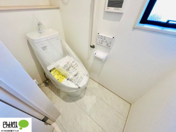 �g�C���@�{�H��ʐ^�@1�E2�K�E�H�V�����b�g�g�C�������B