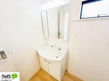 ���ʑ�E���ʏ��@�{�H��ʐ^�F�V�����v�[�h���b�T�[