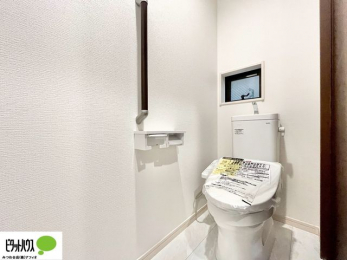 �g�C���@�{�H��ʐ^�@1�E2�K�E�H�V�����b�g�g�C�������B