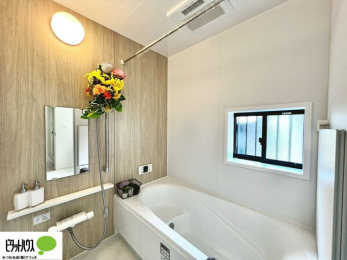 �����@�{�H��ʐ^�@1���̔�����������x���̓��͂��q�l�Ƃ̃R�~���j�P�[�V�����̏�Ƃ���