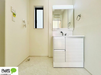 ���ʑ�E���ʏ��@�{�H��ʐ^�@�O�ʋ��̗���A�V���N���ȂǑ������[��������A�L�X�Ƃ������ʉ��ϑ�ł��B