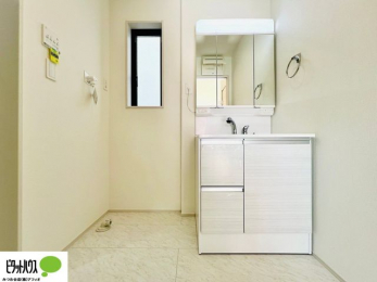 ���ʑ�E���ʏ��@�{�H��ʐ^�@�O�ʋ��̗���A�V���N���ȂǑ������[��������A�L�X�Ƃ������ʉ��ϑ�ł��B