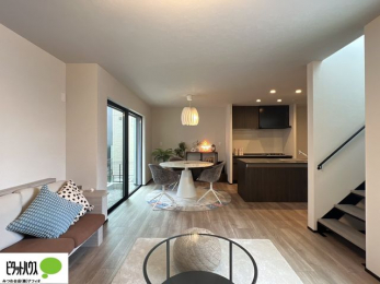 �L�b�`���@�傫�ȑ�����ۓI�ȃ��r���O�́A�������邢��C�ɂ��Ă���܂��ˁB