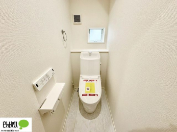 �g�C���@�{�H��ʐ^�F�E�H�V�����b�g�g�C�������B