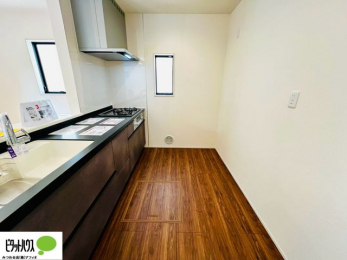 �L�b�`���@�{�H��ʐ^�@�V�z�Ȃ�ł͂̃s�J�s�J�̃L�b�`���͖����̂��������y�������Ă���܂��ˁB