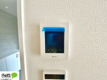 ���̑��@������Ԃ����S��TV���j�^�[�t���C���^�[�z��