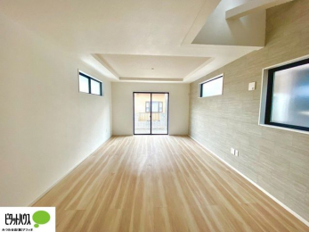 ���r���O�@�傫�ȑ�����ۓI�ȃ��r���O�́A�������邢��C�ɂ��Ă���܂��ˁB